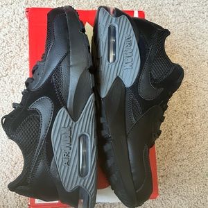 Womens Nike Air Max Excee- Size 6.5-Black/Gray! Worn once! Excellent condition!